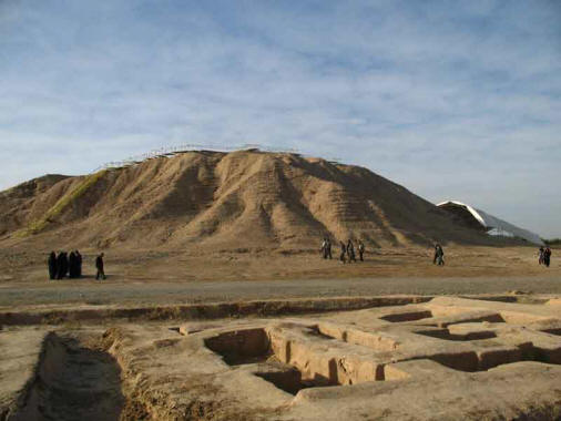 Iran epoki brązu - obrazy - siteAB. Wykopaliska w Dżirof kopce A i B.jpg