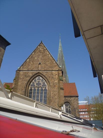 Bremen-kirchen-3 - bremen-germany-liebfrauenkirche-la-chiesa-di-nostr...rii-panny-w-drenie-gotik---marktplatz_7194387684_o.jpg