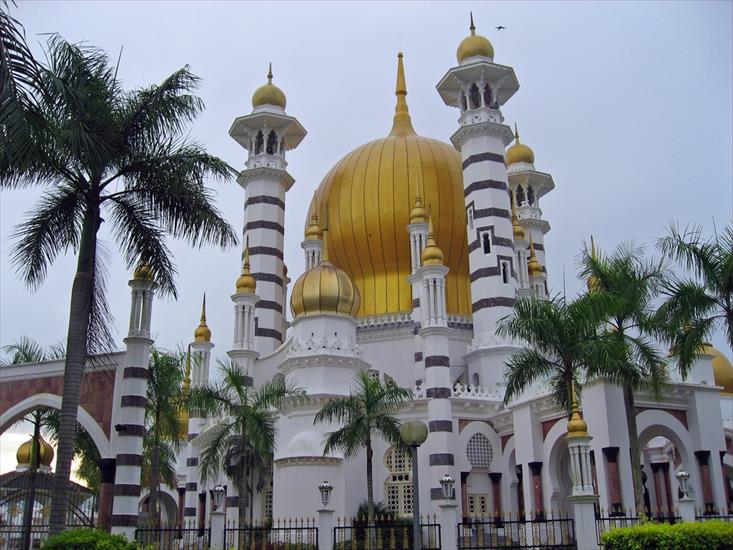 Architektura islamu - Ubidiah Mosque in Kuala Kangsar - Malaysia.jpg