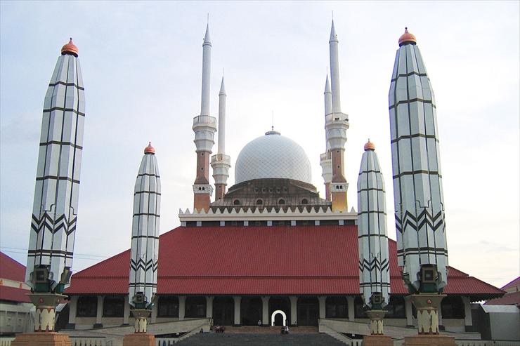 Architektura  islamu - Grand Mosque in Semarang - Indonesia.jpg