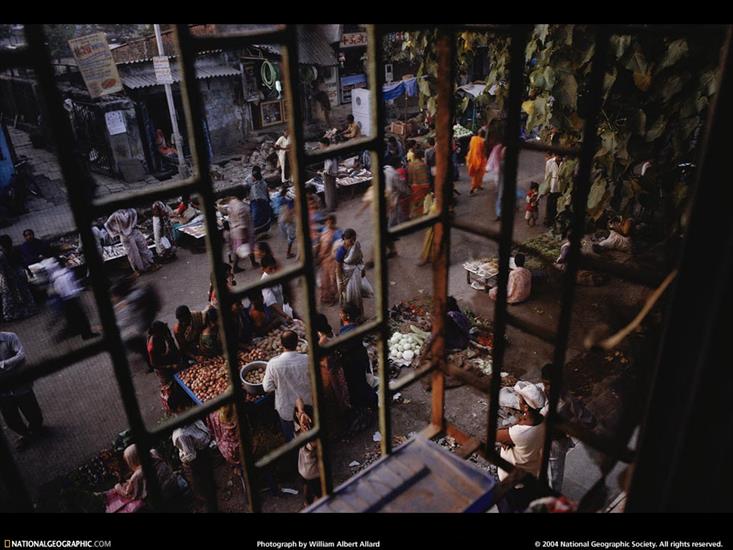 NG09 - Mumbai Market, Mumbai Bombay, India, 2002.jpg