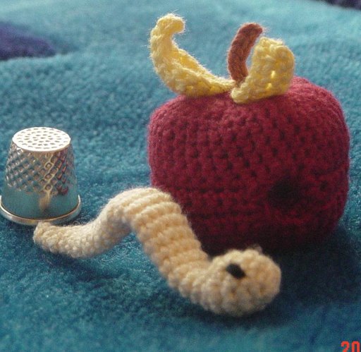 zabawki dla dzieci - robal w jabłku2.JPG