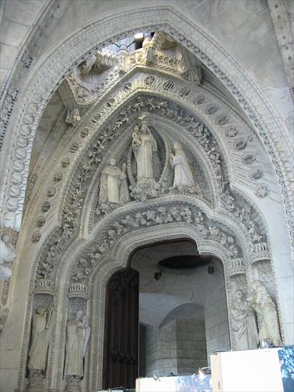 Sagrada Familia - Sagrada_Familia_Rosary_door.JPG