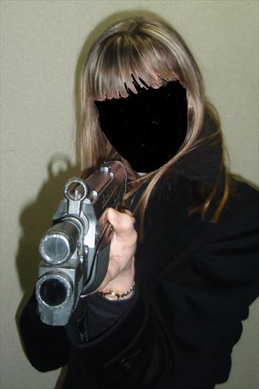 KOBIETY - Girl-with-a-Gun.png