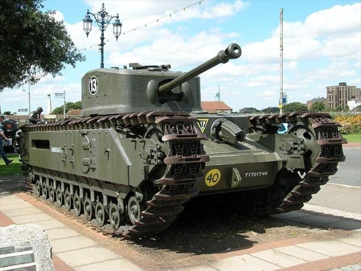 Czołgii inne pojazdy wojskowe - Churchill-MkVII-Tank-1-1024x768.jpg