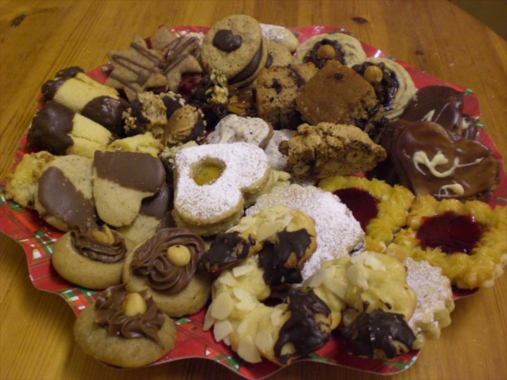 German Christmas Cookies - Weinachstkekse.png