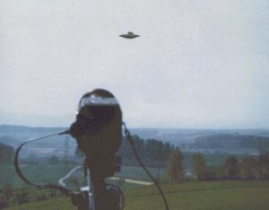 UFO - runwayufo.jpg