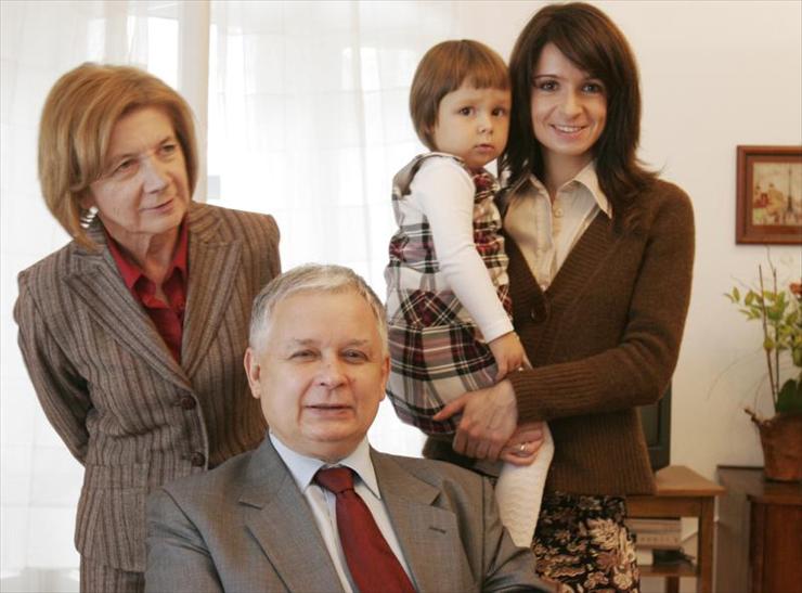 Galeria - prezydent Lech Kaczyński z rodziną.jpg