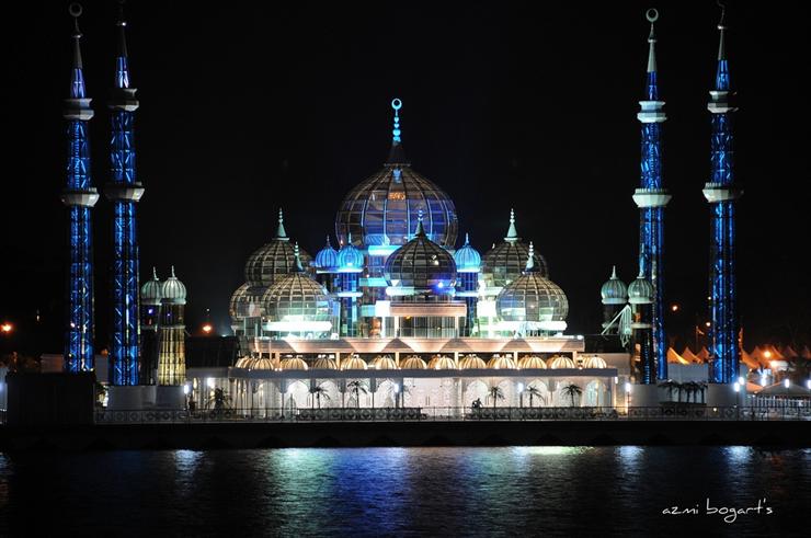 Architektura - Cyristal Mosque in Kuala Terengganu - Malaysia night.jpg