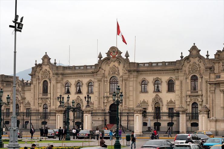 Peru - Presidential_Palace,_Lima,_Peru.jpg