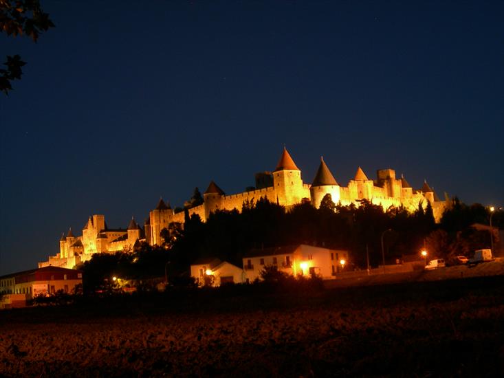 Carcassonne - Carcassonne at night.JPG